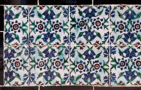 intérieure de la Koubba du Belvédère après sa restauration - détail de la céramique murale