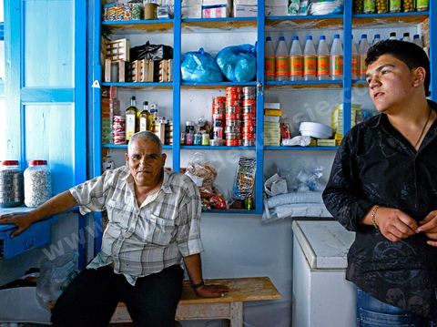 Epicerie dans le caravanserail de la synagogue de la Ghriba durant le pelerinage juif annuel au village de Erriadh ou Hara Sghira sur l'ile de djerba