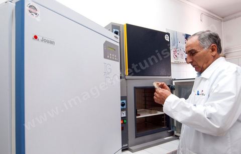 Laboratoire de conservation et fertilisation des ovules au Centre de Recherche en Santé de la Repproduction de l'Ariana à Tunis - Office national de la Famille et de la Population - Ministère de la Santé Publique