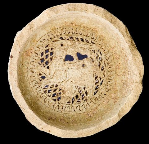 FILTRES DE JARRES À EAU EN POTERIE AJOURÉEEgypte (fatimide et mamelouke), 11 -15  siècle.