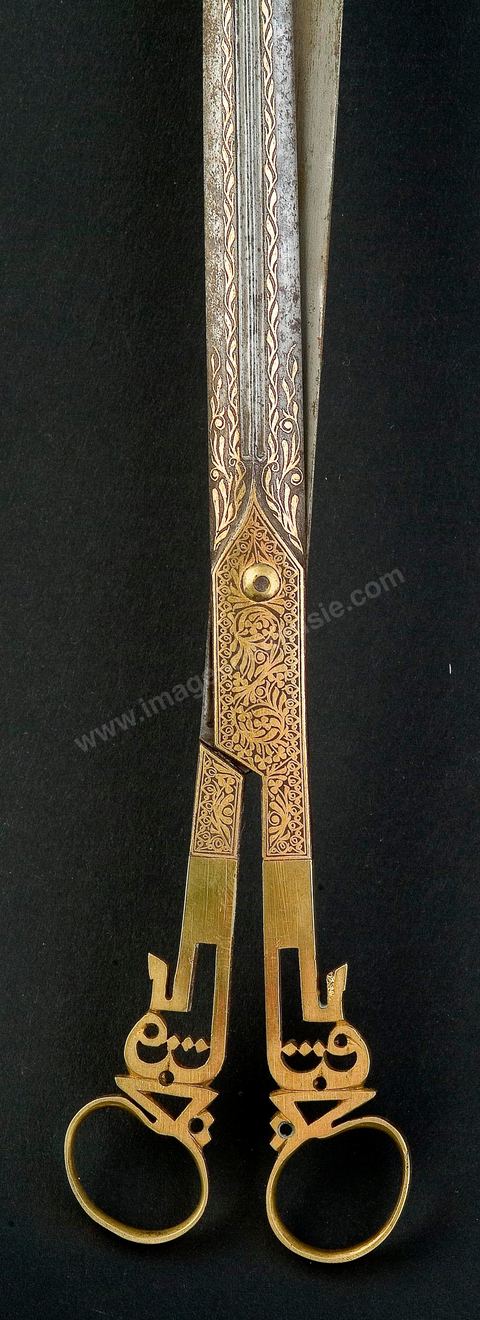 PAIRE DE CISEAUX DU CALLIGRAPHE DAMASQUINÉS D'ORTurquie ottomane, 18  siècle.