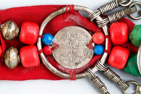 Pectoral, "Selsla"sud tunisie, 20 siècle. Bijoux tunisiens - Musée Lalla Hadria - Parc Djerba Explore