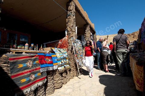 Village berbere de montagne et oasis de Chebika dans la region du Djerid au sud de la Tunisie