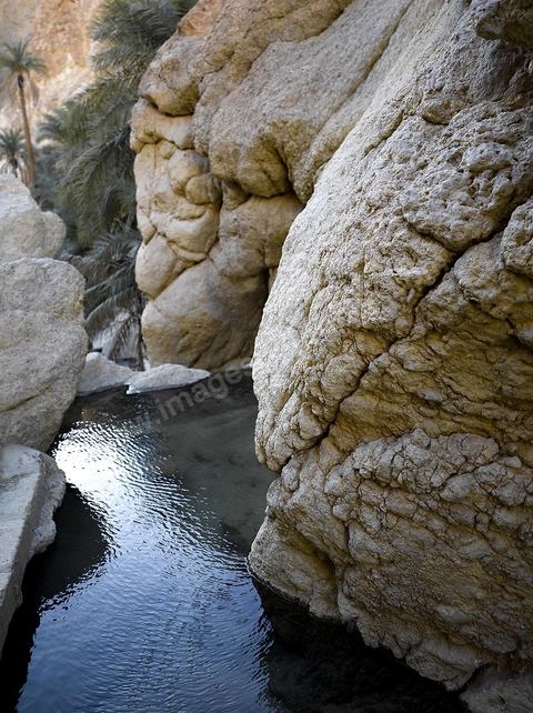 Village berbere de montagne et oasis de Chebika dans la region du Djerid au sud de la Tunisie