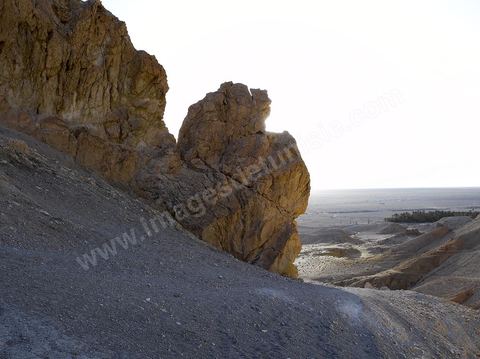 Village berbere de montagne et oasis de Chebika dans la region du Djerid au sud de la Tunisie