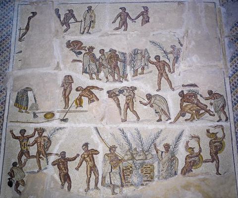 L'exceptionnelle mosaïque de l'antique Gafsa, Capsa, représentant les jeux athlétiques, ancêtre des jeux olympiques. La mosaïque tout en mouvement et en rythme représente les différentes disciplinez des jeux antiques : la course à pied, la lutte, la boxe, avec les prix et remise des prix, et la parade des vainqueurs. Provenance Capsa, début du IVe S.