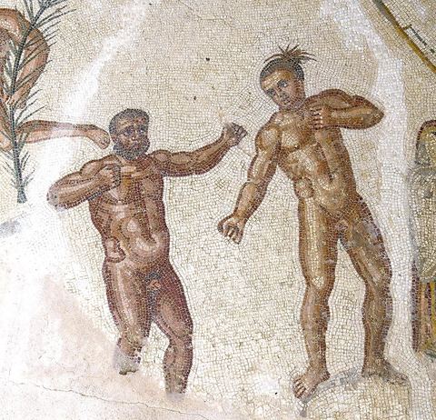 L'exceptionnelle mosaïque de l'antique Gafsa, Capsa, représentant les jeux athlétiques, ancêtre des jeux olympiques. La mosaïque tout en mouvement et en rythme représente les différentes disciplinez des jeux antiques : la course à pied, la lutte, la boxe, avec les prix et remise des prix, et la parade des vainqueurs. Provenance Capsa, début du IVe S.