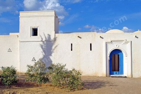 Vue extérieure du Houch, maison traditionnelle djerbienne - Ile de Djerba