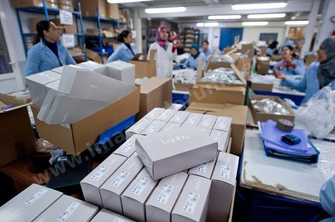 Usine Isalys à Sfax, atelier de confection de lingerie féminine notamment de la marque de lingerie Lejaby. Mais Isalys sous traite aussi pour Barbara, Aubade, Etam, Rassurel, Decathlon, Go Sport, ...