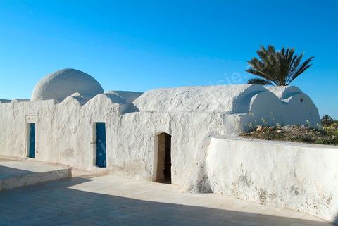 Mosquée Bezim sur la route entre Ajim et Houmt Souk à Djerba