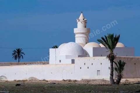 Mosquée El Bessi à Oualagh sur l'île de Djerba