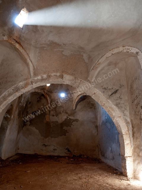 Mosquée souterraine Louta à Sedouikech sur l'île de Djerba