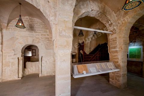 Salle du musée de l'architecture traditionnelle dans la Kasbah de Sfax, la seconde ville du pays et capitale du sud. Grande ville portuaire et industrielle, mais aussi culturelle avec ses remparts, sa medina, ses nombreux monuments historiques et ses musées. 
