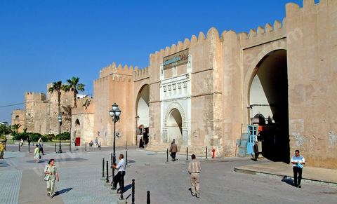 Enceinte et Bab Diwan, entrée de la medina de Sfax