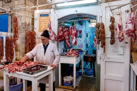 Le marché central dans ma medina de Sfax, la seconde ville du pays et capitale du sud. Grande ville portuaire et industrielle, mais aussi culturelle avec ses remparts, sa medina, ses nombreux monuments historiques et ses musées. 