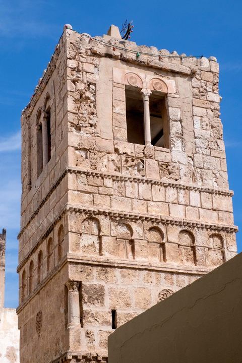 Minaret de la mosquée Sidi Amar Kammoun dans la medina de Sfax, la seconde ville du pays et capitale du sud. Grande ville portuaire et industrielle, mais aussi culturelle avec ses remparts, sa medina, ses nombreux monuments historiques et ses musées. 
