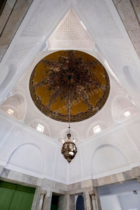 Intérieur de la municipalité de Sfax, la seconde ville du pays et capitale du sud. Grande ville portuaire et industrielle, mais aussi culturelle avec ses remparts, sa medina, ses nombreux monuments historiques et ses musées. 