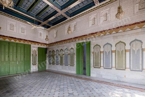 Intérieur de la municipalité de Sfax, la seconde ville du pays et capitale du sud. Grande ville portuaire et industrielle, mais aussi culturelle avec ses remparts, sa medina, ses nombreux monuments historiques et ses musées. 