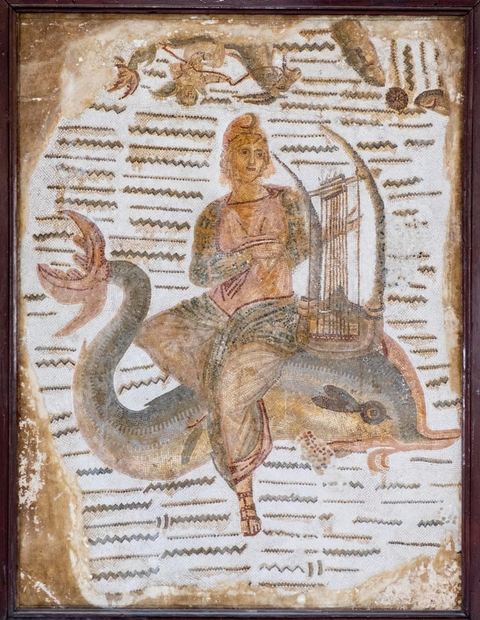 Mosaïque romaine dans le musée archéologique au coeur de la municipalité de Sfax, la seconde ville du pays et capitale du sud. Grande ville portuaire et industrielle, mais aussi culturelle avec ses remparts, sa medina, ses nombreux monuments historiques et ses musées. 
