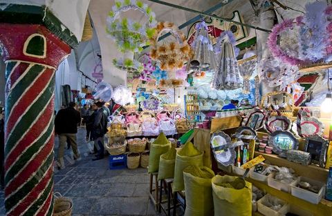 Souk el Attarine - boutiques pour trousseau de mariage - médina de Tunis