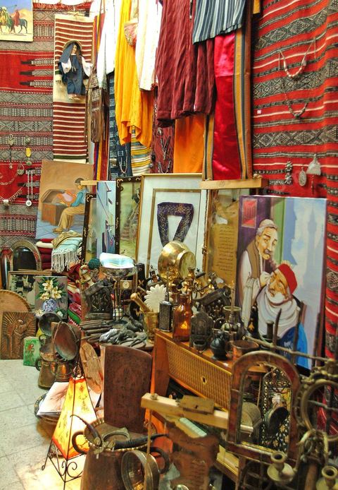 Boutiques de produits artisanaux - Souk el Trouk - medina de Tunis