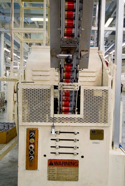 Usine de fabrication de canette de  boissons alimentaire de Crown Holdings, Inc, fournisseur important de produits d'emballage pour les entreprises de vente de produits de consommation à Tunis