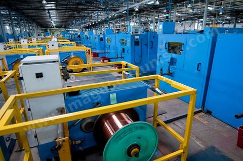 Usine de COFICAB fabrication des fils câbles électriques destinés à l’industrie automobile à Sedjoumi dans la banlieue ouest de Tunis