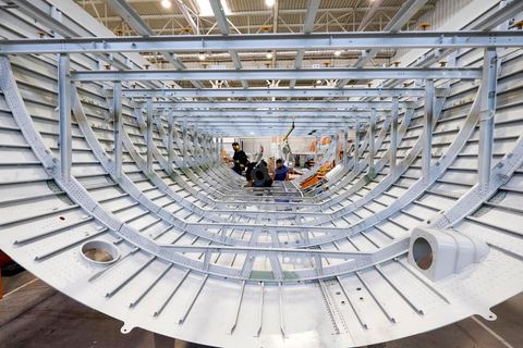 Site de production de Aérolia dans la banlieue sud de Tunis au coeur du nouveau concept de pôle aéronautique développé depuis 2009. Ce site de la filiale de Airbus Industrie produit des éléments des nouveaux Airbus A320. 