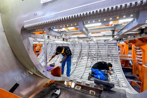 Site de production de Aérolia dans la banlieue sud de Tunis au coeur du nouveau concept de pôle aéronautique développé depuis 2009. Ce site de la filiale de Airbus Industrie produit des éléments des nouveaux Airbus A320. 