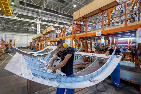 Site de production de Aérolia dans la banlieue sud de Tunis au coeur du nouveau concept de pôle aéronautique développé depuis 2009. Ce site de la filiale de Airbus Industrie produit des éléments des nouveaux Airbus A320. 
