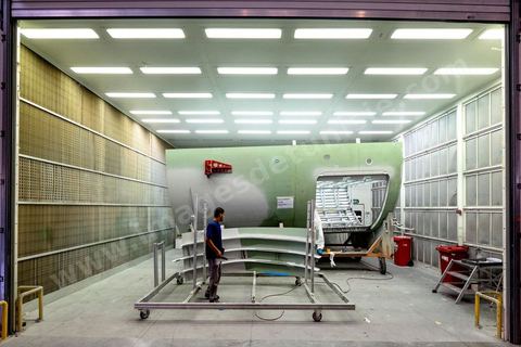 Site de production de Aérolia dans la banlieue sud de Tunis au coeur du nouveau concept de pôle aéronautique développé depuis 2009. Ce site de la filiale de Airbus Industrie produit des éléments des nouveaux Airbus A320. 