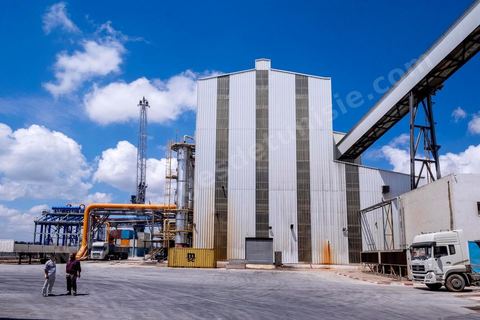 Usine de raffinage de sucre de Bizerte a été achetée par un investisseur libyen. Il s’agit d’une entreprise confisquée par l’Etat, rachetée par le libyen et louée, par la suite, à une entreprise française.