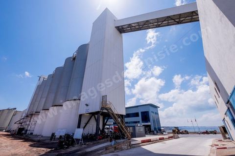 Usine de raffinage de sucre de Bizerte a été achetée par un investisseur libyen. Il s’agit d’une entreprise confisquée par l’Etat, rachetée par le libyen et louée, par la suite, à une entreprise française.