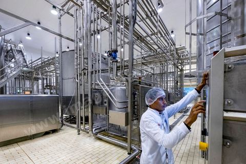 La Centrale Laitière Délice de Sidi-Bouzid. Elle est créée le 13 Juin 2011 et a pour objet la fabrication, le conditionnement et la commercialisation du lait et dérivés, et la production et vente de tout produit agroalimentaire.  Elle est entrée en production courant le mois d’Avril 2014.