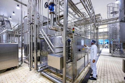 La Centrale Laitière Délice de Sidi-Bouzid. Elle est créée le 13 Juin 2011 et a pour objet la fabrication, le conditionnement et la commercialisation du lait et dérivés, et la production et vente de tout produit agroalimentaire.  Elle est entrée en production courant le mois d’Avril 2014.
