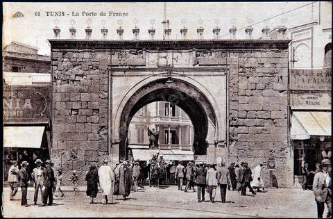 La Porte de France dans  la medina de Tunis - Photo F. Soler. Carte postale ancienne Tunisie