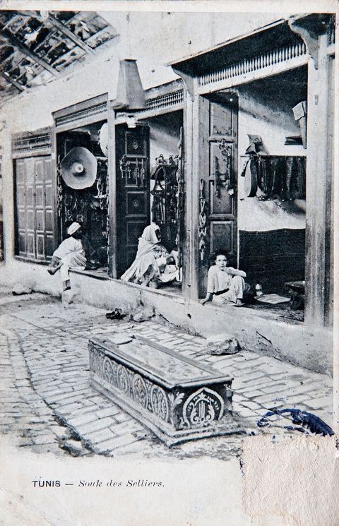 Souk des Selliers dans la medina de Tunis - datée de 1904 - Carte postale ancienne Tunisie