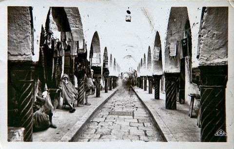Souk El Berka dans la medina de Tunis -Carte postale ancienne Tunisie