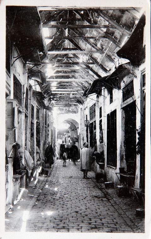 Souk El Bladghia ( des babouches ) dans la medina de Tunis -Carte postale ancienne Tunisie