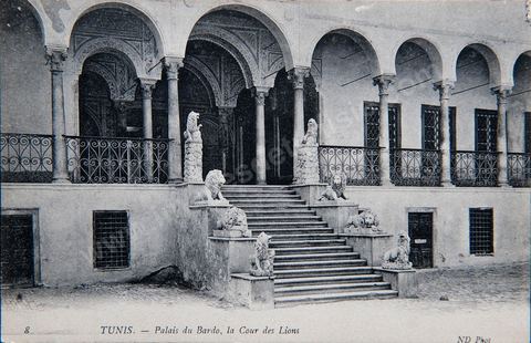 Escalier des Lions, entrée du Palais du Bardo à Tunis - Carte postale ancienne Tunisie