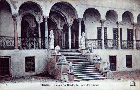 Escalier des Lions, entrée du Palais du Bardo à Tunis - Carte postale ancienne Tunisie