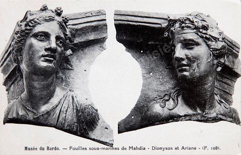 Bas relief de Dionysos et Ariane - Fouilles sous-marines de Mahdia  au musée du Bardo à Tunis - Carte postale ancienne Tunisie