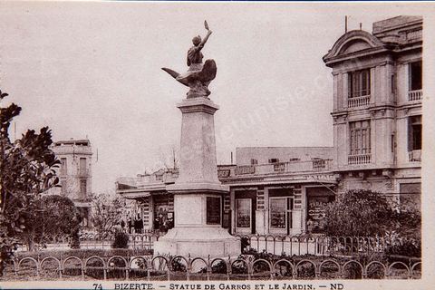 Statue de Garros et jardin à Bizerte - Carte postale ancienne Tunisie