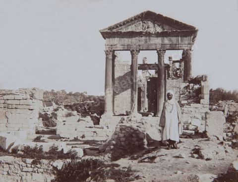 Le Temple de Jupiter et le Capitole - Ruines romaines de Dougga - Tirage photo original  - Photo prise le 1er avril 1905