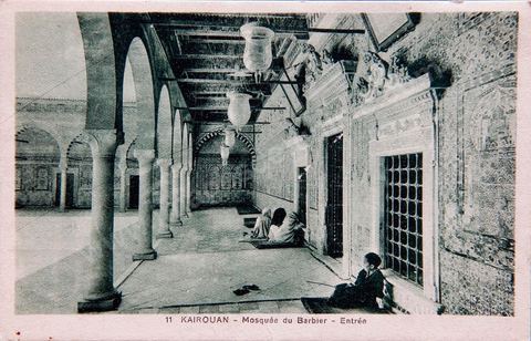 Cour intérieure de la Mosquée des Barbiers à Kairouan - Carte postale ancienne Tunisie