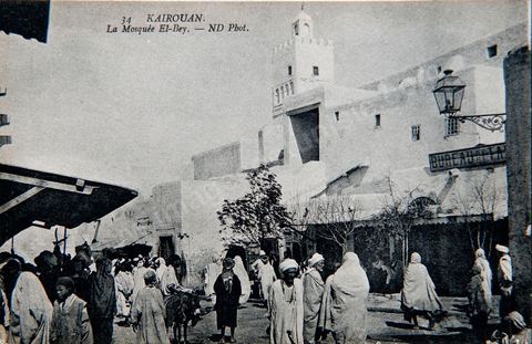 La mosquée El Bey dans la medina de Kairouan - Carte postale ancienne Tunisie