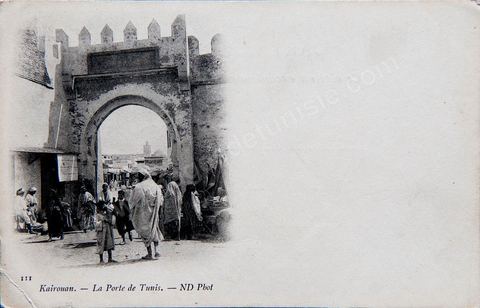 Porte de Tunis des remparts de Kairouan - Carte postale ancienne Tunisie