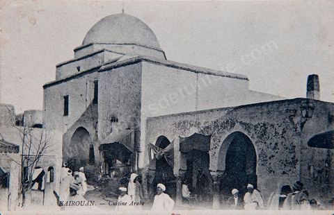 Cuisine arabe, souk et Bir el Barouta à Kairouan - Carte postale ancienne Tunisie