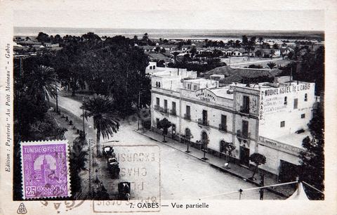 Nouvel hotel de l'oasis et vue générale sur Gabès - 1936 - Carte postale ancienne Tunisie