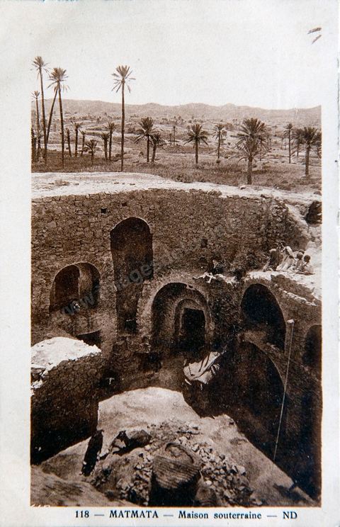 Habitations troglodytes dans le village aux maisons souterraines de Matmata - Carte postale ancienne Tunisie